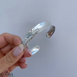 "Blake" hammerslet armbnd / armring i sterling slv