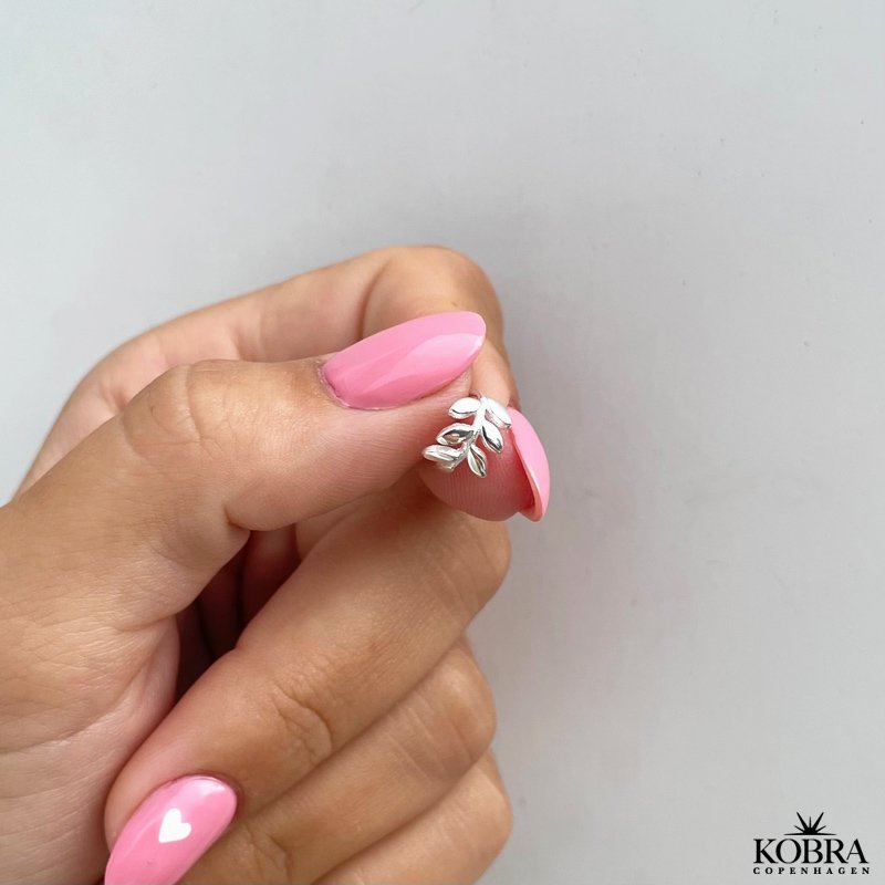 "Bloom" Slv earcuff med blad