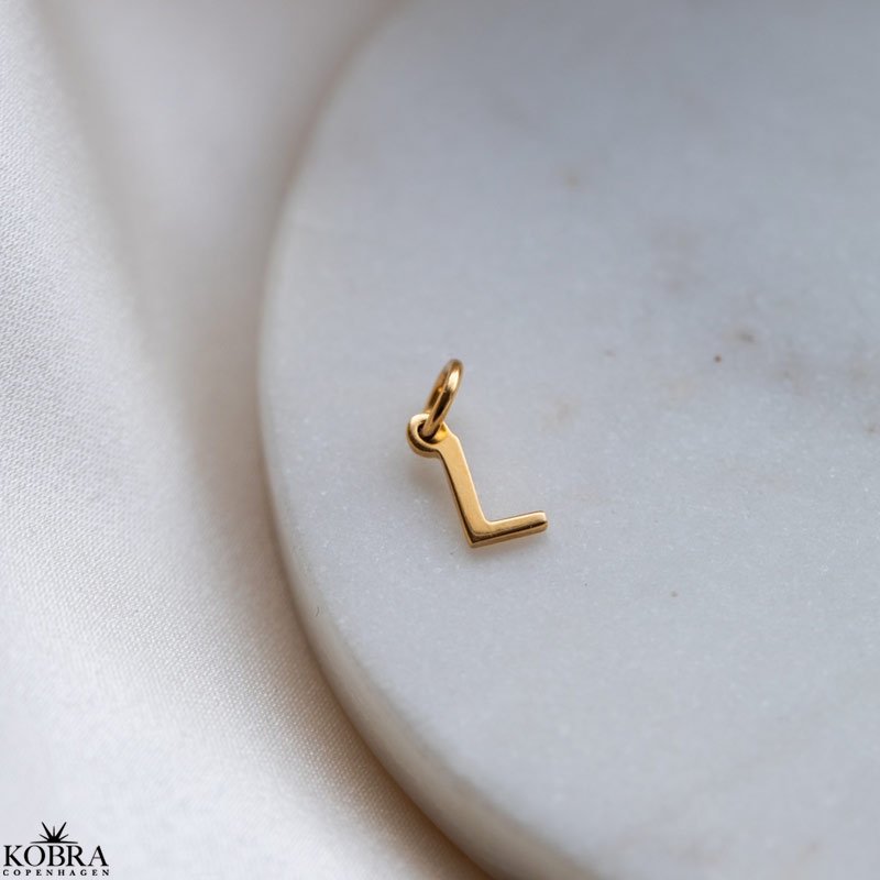 "Soho" 18 karat forgyldt hndlavet bogstav charm