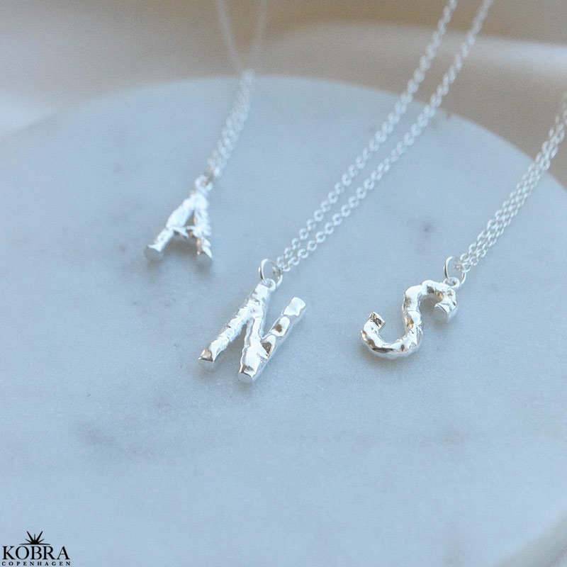 "Atlas" halskde med dit bogstav i slv