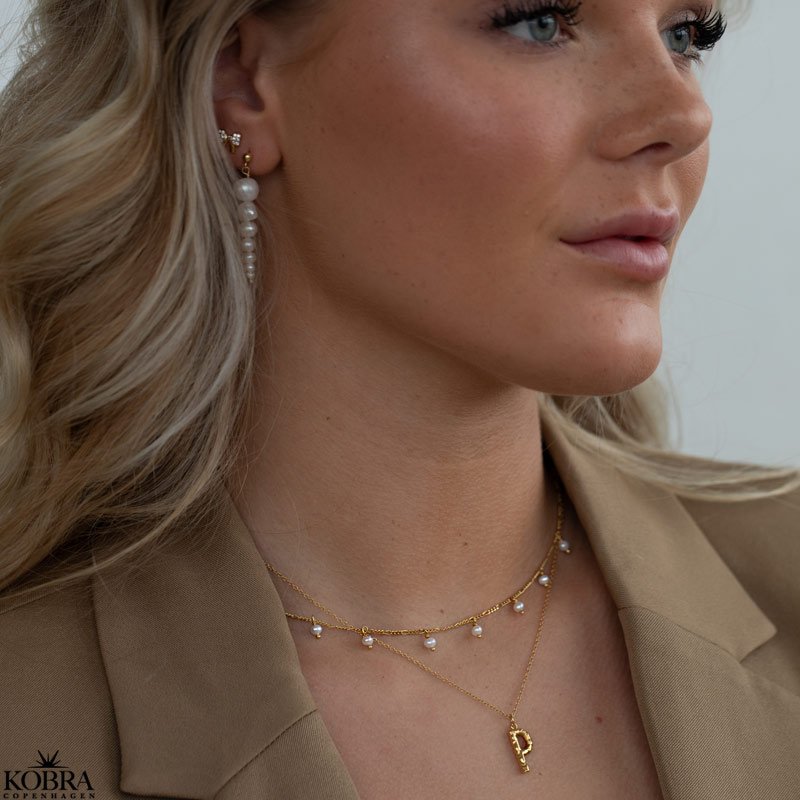 "Balance" gold necklace with real freshwater pearls