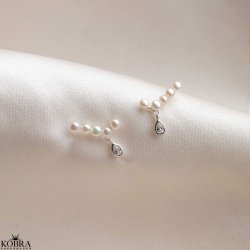 "Casablanca" pearl earrings in silver with small drop