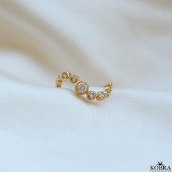 "Solenne" 18 karat forgyldt blget ring med hvide sten