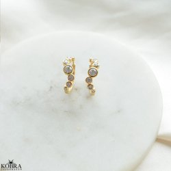 "Solenne" Wavy hoops i 18 karat forgyldt slv med zirkonia