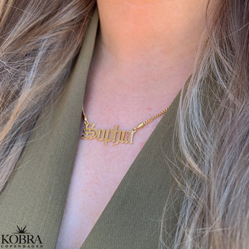 "Bronx" 18 karat forgyldt navnehalskde med dit navn samt 2mm. panzerkde