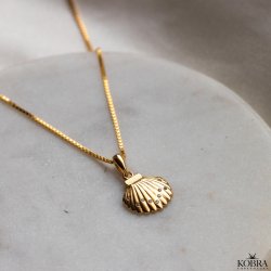"Camina" gold necklace with clam