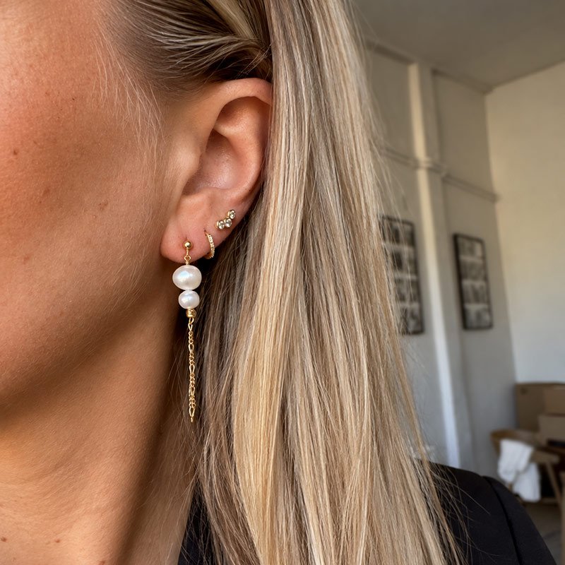 "Carlene" gold pearl earrings