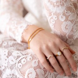 "Flora" gold ring with mother of pearl