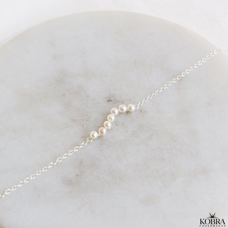 "Casablanca" silver bracelet with genuine freshwater pearls