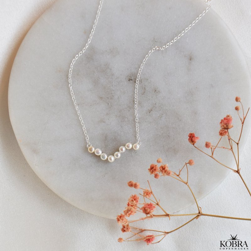  "Casablanca" silver necklace with genuine freshwater pearls