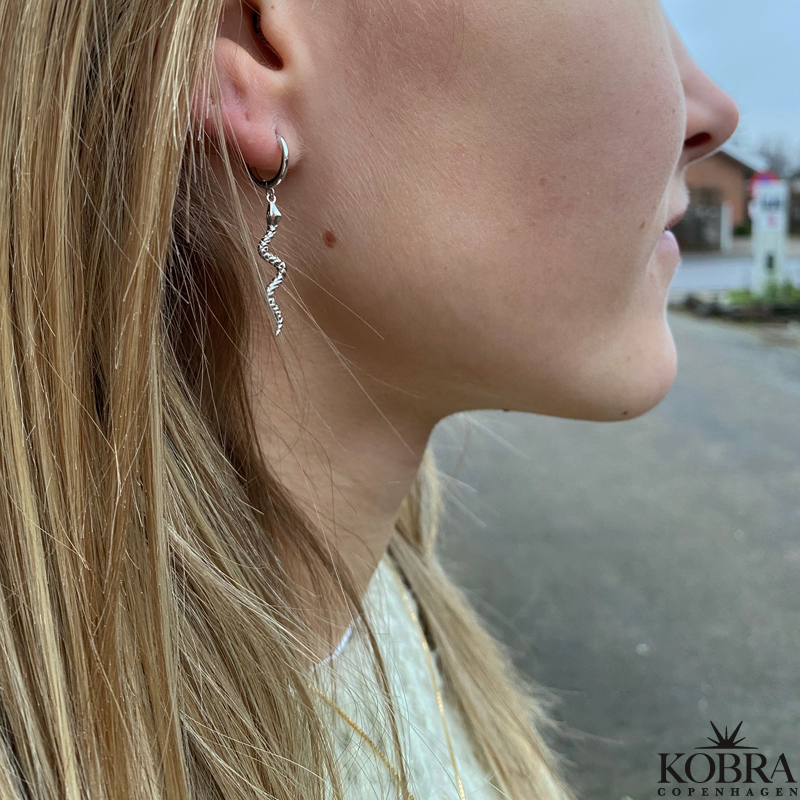 "Catalina" sølv øreringe med slanger