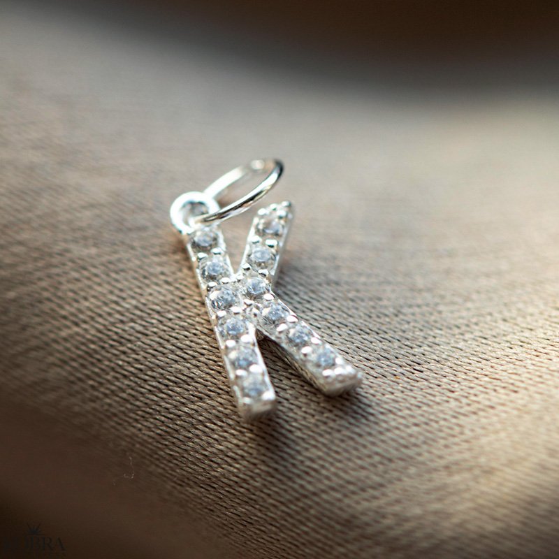 "Alias" silver necklace with your letter