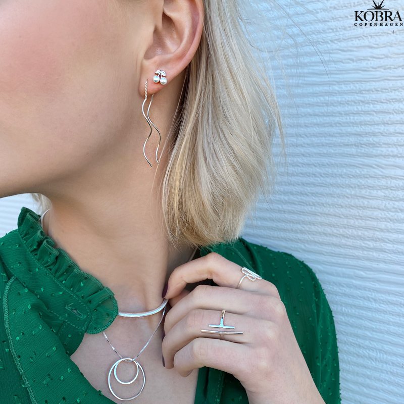 "Cherry" sm kirsebr reringe i slv med hvide ferskvandsperler