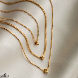 "Chloe" 18 karat forgyldt bogstav / navne halskde med 1 bogstav