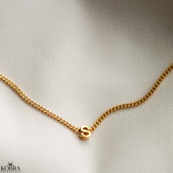 "Chloe" 18 karat forgyldt bogstav / navne halskde med 1 bogstav