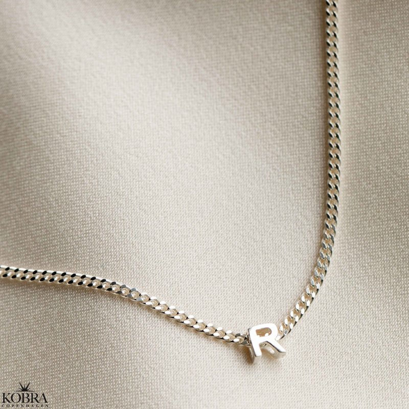 "Chloe" slv halskde med 1 bogstav