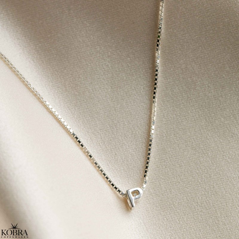 "Chloe" slv halskde med 1 bogstav