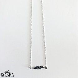 "Merle" silver necklace / choker with small feather