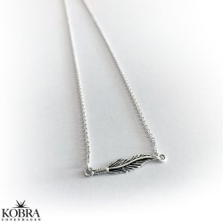 "Merle" silver necklace / choker with small feather