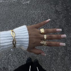 "Nagini Organic" Slange ring i organiske former  Hammerslet look i forgyldt