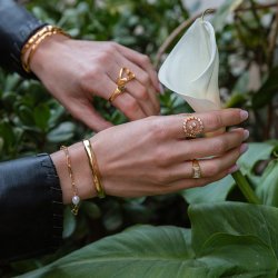 "Roxy" 18 carat gold plated signet ring with white stone