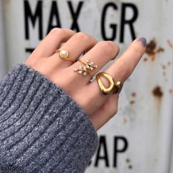 "Luna Mae" 18 karat forgyldt ring med gte ferskvandsperle