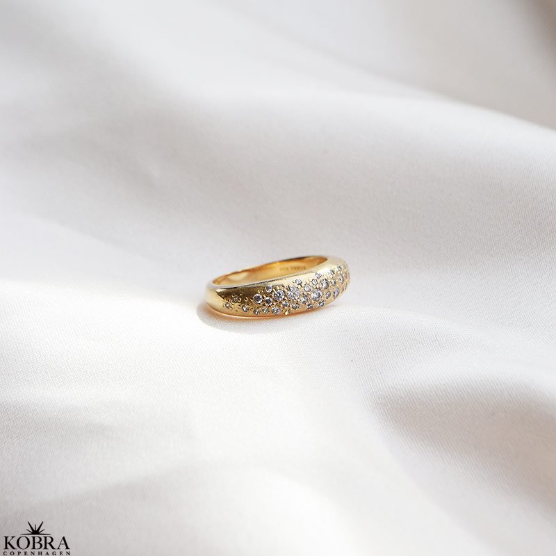 "Nova Moon" chunky guld ring med sten