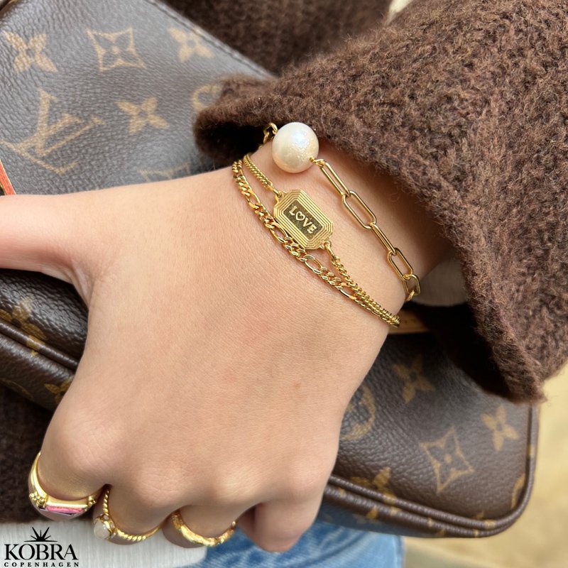 "Penelope" chunky guld armbnd med stor ferskvandsperle