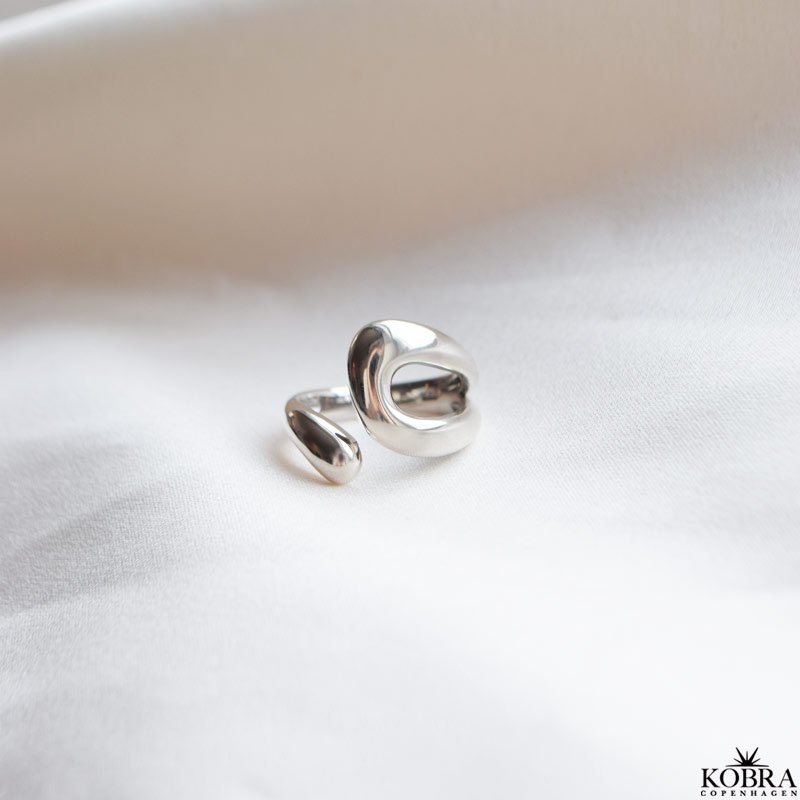 "Medina" chunky silver ring