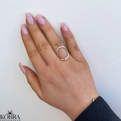 "Circus" handmade ring in sterling silver with a large circle