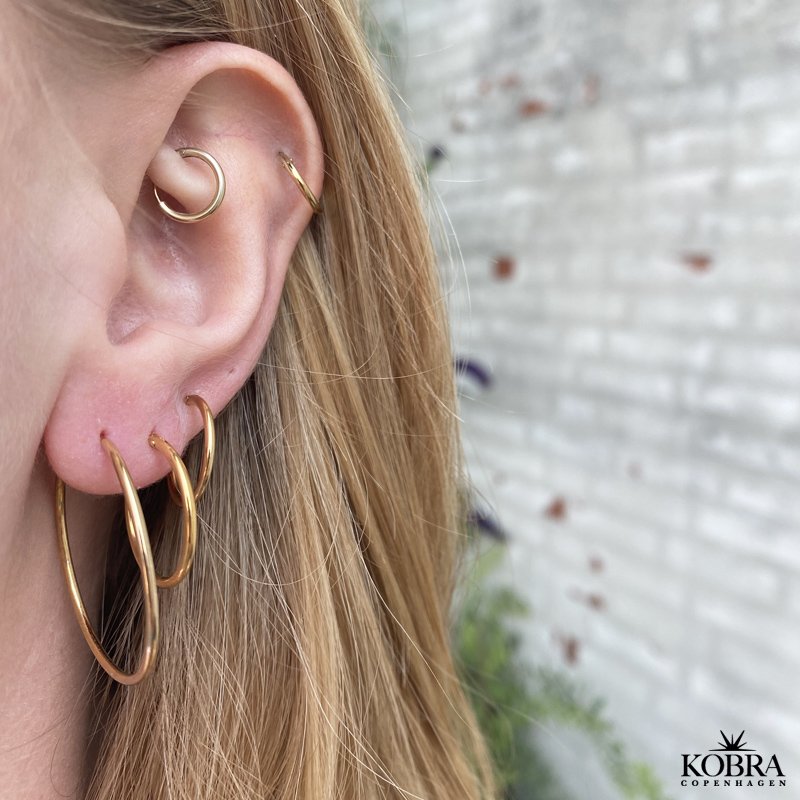 "Cirkeline" (small) sm hoops i 18 karat forgyldt