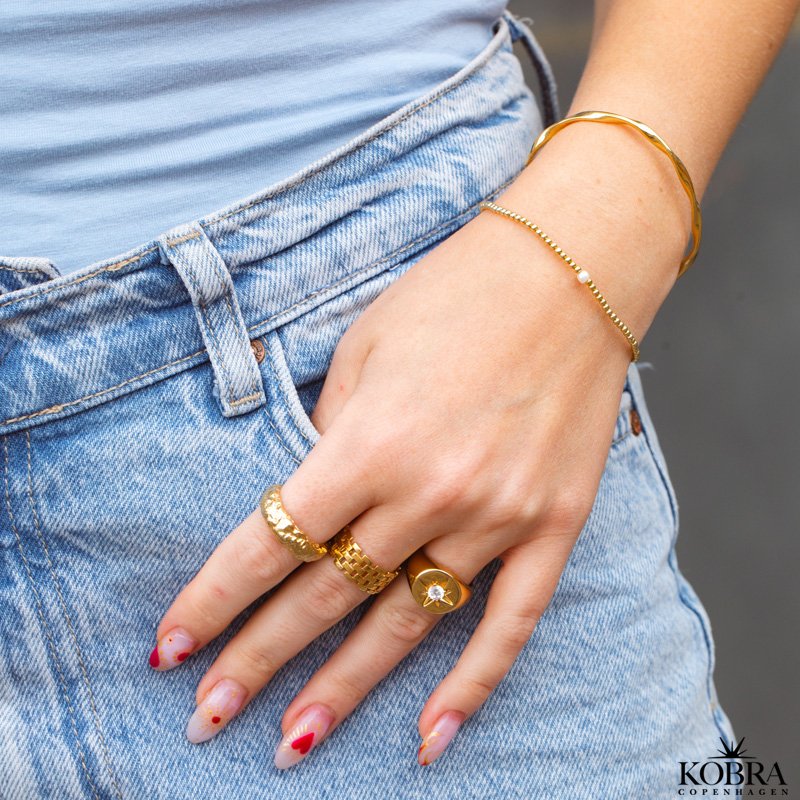 "Esmeralda" snoet armring i 18 karat forgyldt