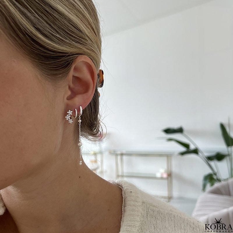 "Flower" hoops med blomster i slv