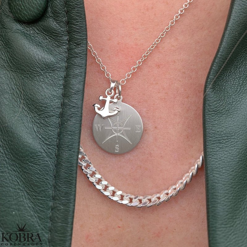 "Lost Without You" slv halskde med kompas og anker - inklusiv gravering