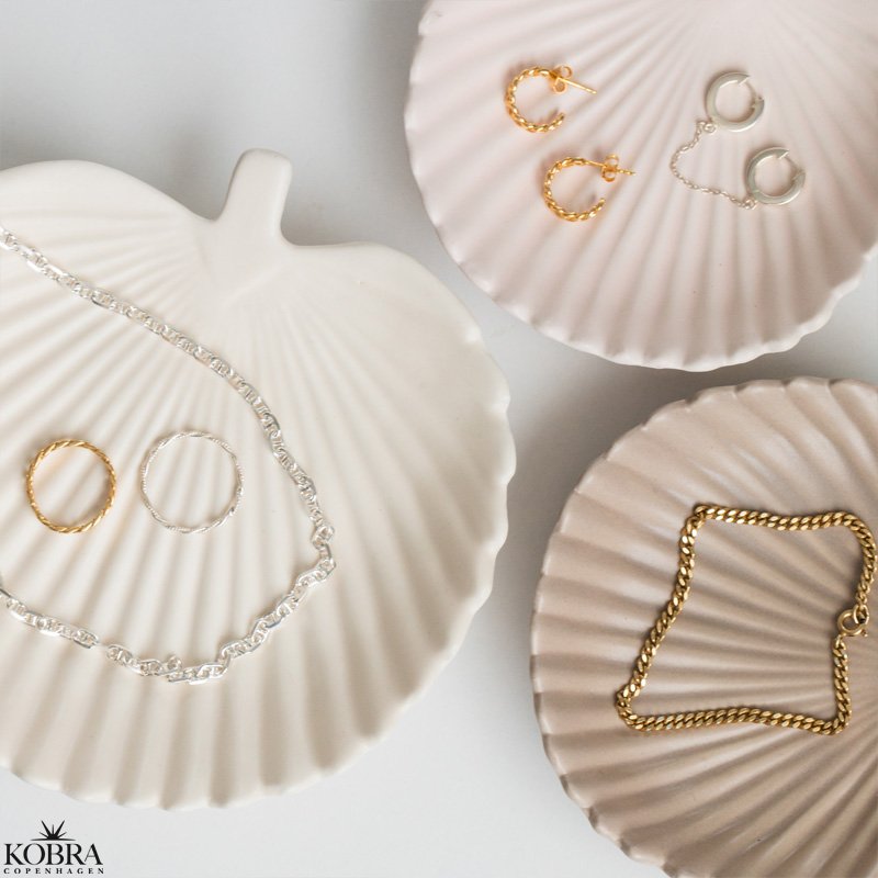 "Billie" guld ring i "panzerkde"