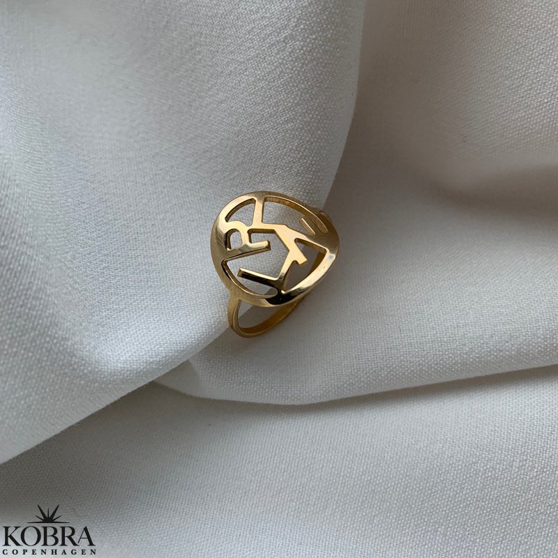 "Close To You" hndlavet guld ring med dine bogstaver