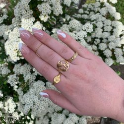 "Close To You" hndlavet guld ring med dine bogstaver