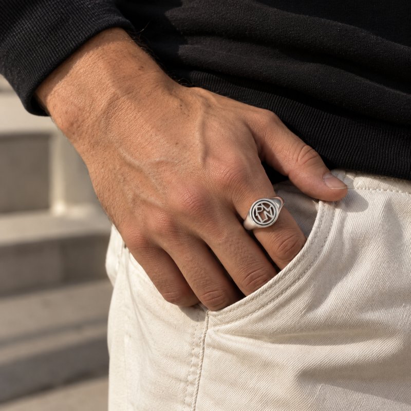 �Close To You� handgjord silver ring med dina bokst�ver