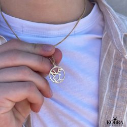 "Close to you" Hndlavet guld smykke med dine bogstaver til mnd