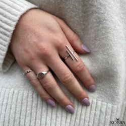 "Rivia" slv ring med hvid zirkonia og personlig gravering