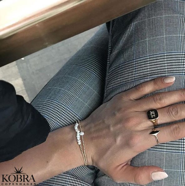 "London" Signet  ring with personalized engraving in 18 carat gold plated silver