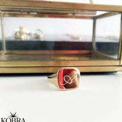 "London" Signet  ring with personalized engraving in 18 carat gold plated silver