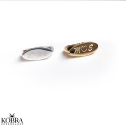 "Malou" oval cocktail / signet ring in silver with engraving