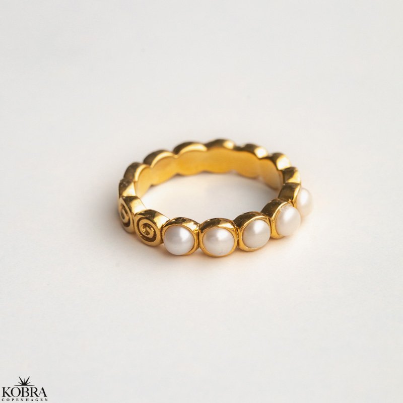 "Cookie" 18 karat forgyldt ring med gte ferskvandsperler