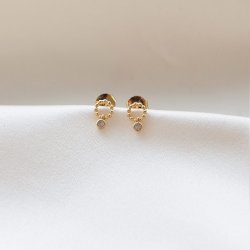 "Cordelia" sm� guld �reringe med vedh�ng