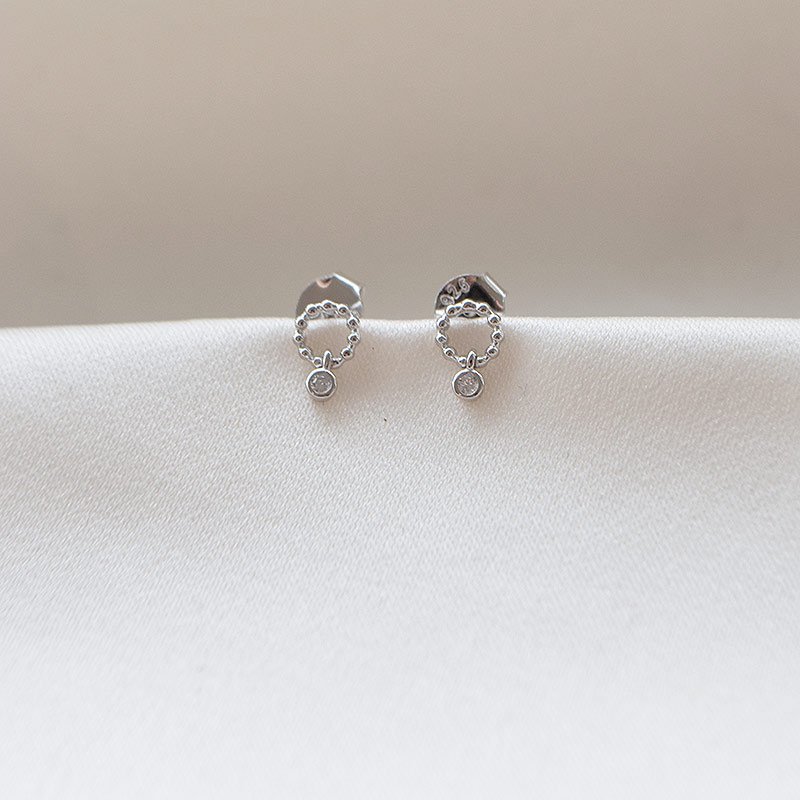 "Cordelia" sm� s�lv �reringe med vedh�ng