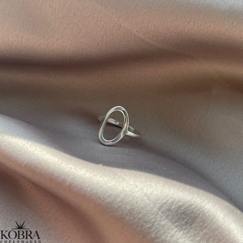 "Cyrus" oval ring i sterling slv