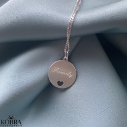 "Daphne" slv halskde / amulet med krydsgravering