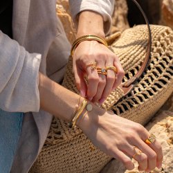 "Dazzling" gold bracelet with stones and engraving