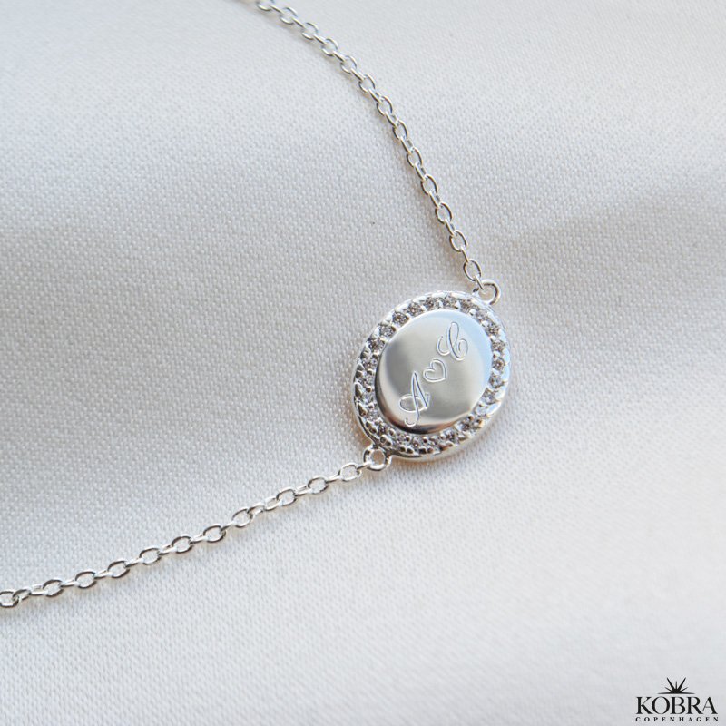 "Dazzling" slv armbnd med sten og gravering